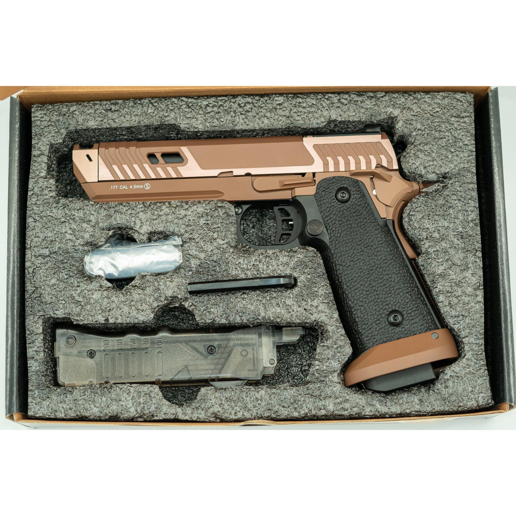 SRC Sahara Viper Semi Auto CO2 Air Pistol with BB Loader - L45-21067X-DT-LMQB